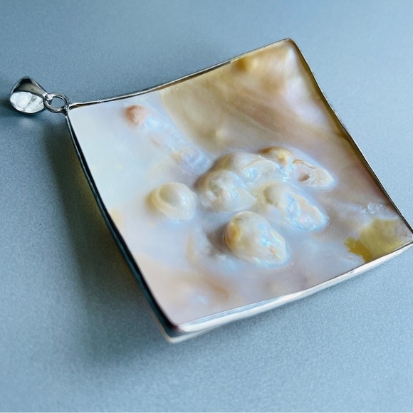 Stunning Blister Pearls Mother Of Pearl Shell Square Pendant Silver Edge… - Picture 2 of 7